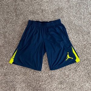 Jordan basketball shorts size Large